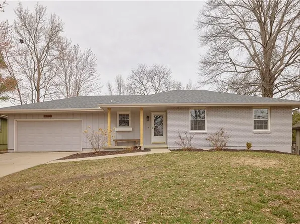 1210 SE Brookwood St, Lees Summit, MO 64063