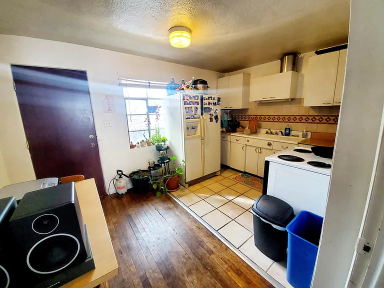 113 E Plum St #113 — Photo 10