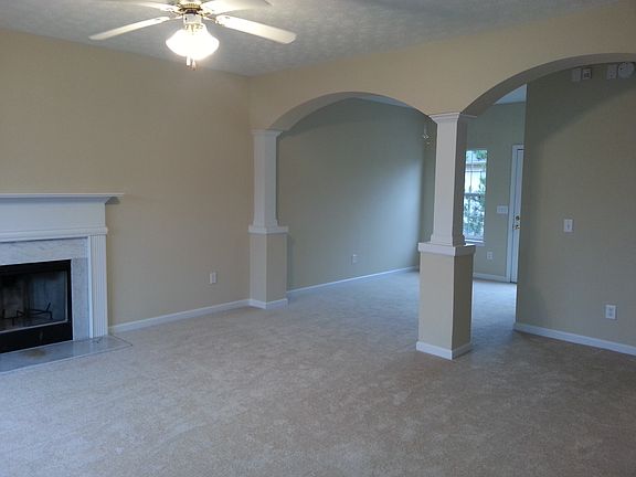 LIVING/DINING