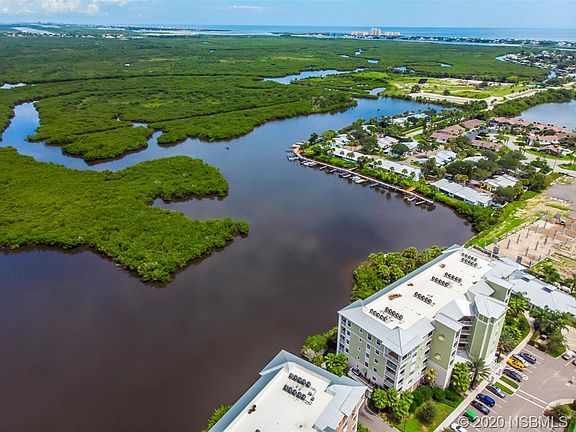 3rd image of 5 N Riverwalk Dr #504