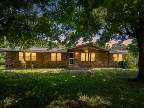 1227 Holmes Rd, Lebanon, IN 46052