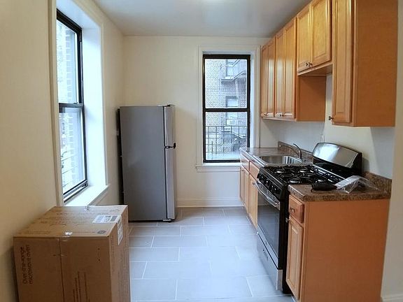 3rd image of 635 E 21st St APT 22A
