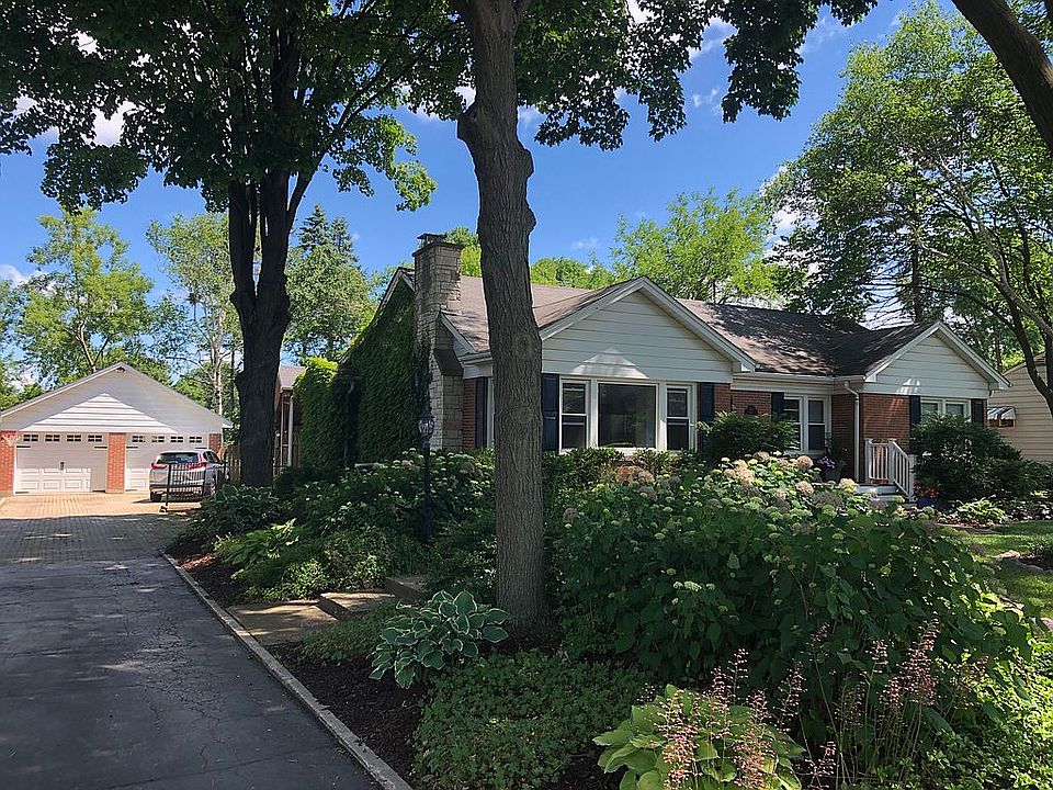 1st image of 320 W Austin Ave