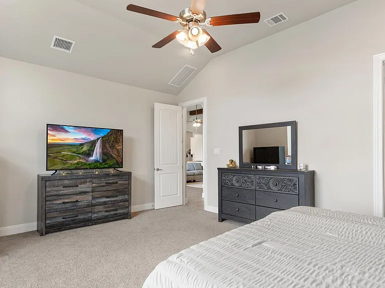270 Lilly Blf — Photo 11