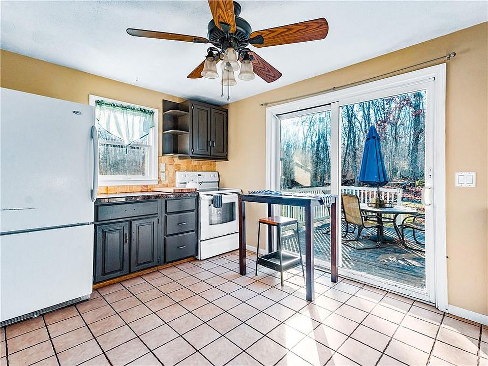 255 Court House Ln Pascoag, RI, 02859 Apartments for Rent Zillow