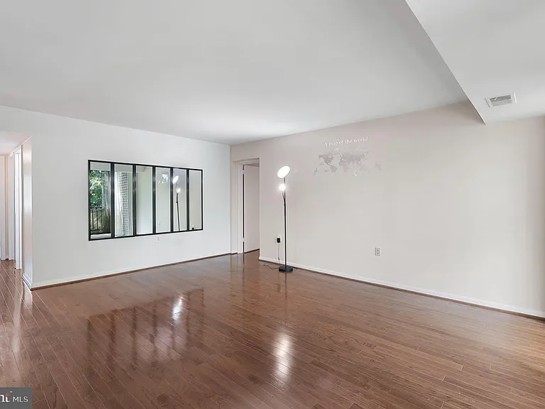 1423 Northgate Sq #23/21C — Photo 10