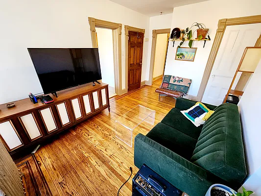 Rented by Brooklyn Property Group LLC | media 49