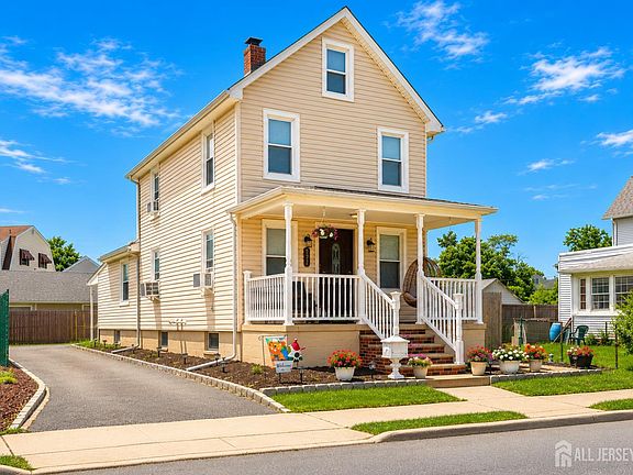 2nd image of 177 Pulaski Ave