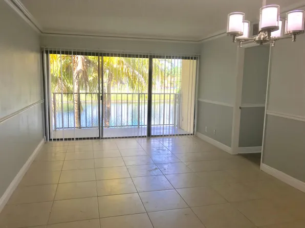 1701 Balfour Point Dr APT E, West Palm Beach, FL 33411