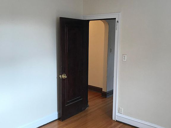 3rd image of 5649 N Washtenaw Ave #3M