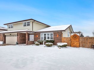 6035 La Paz Dr, Oak Forest, IL
