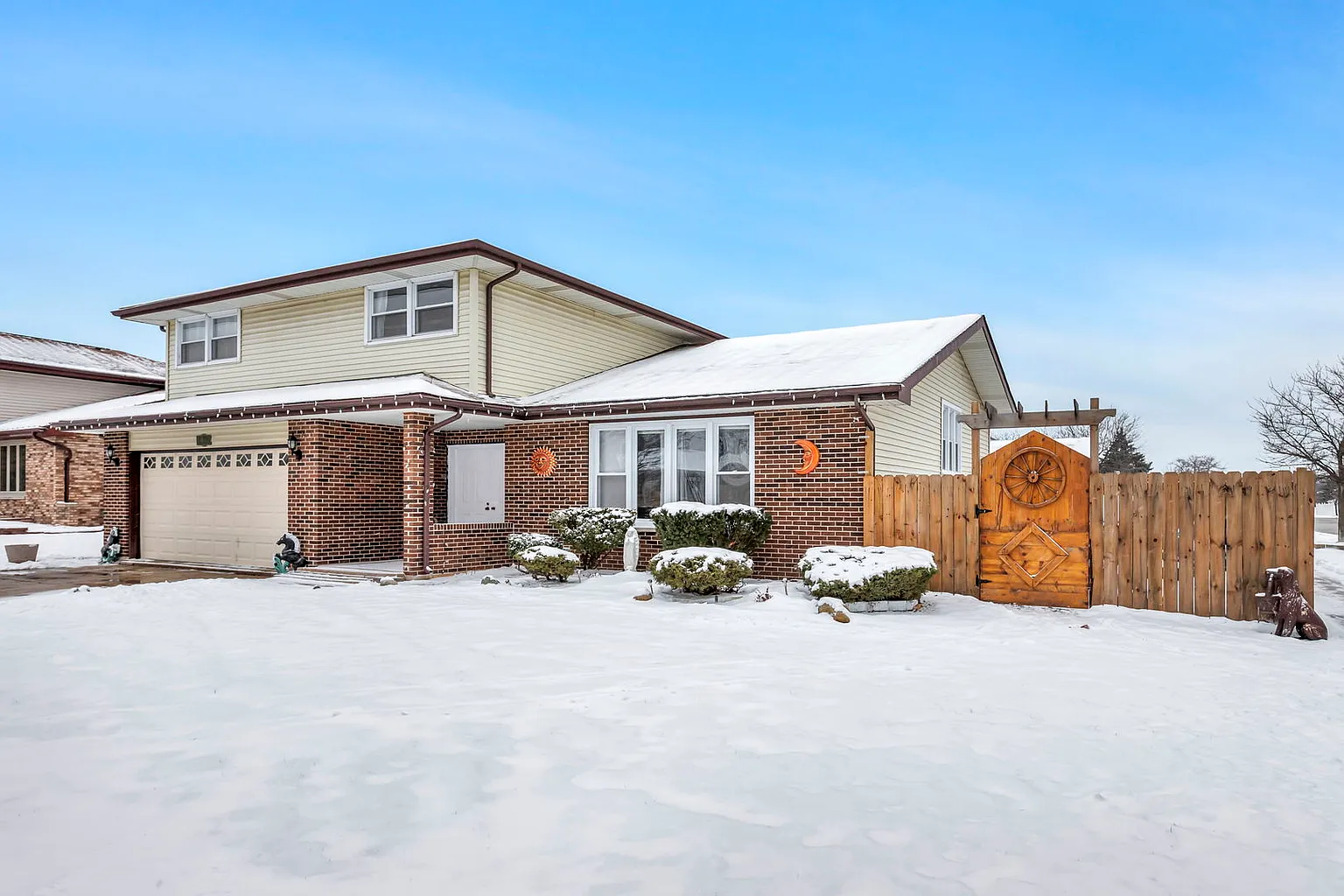 6035 La Paz Dr photo 1
