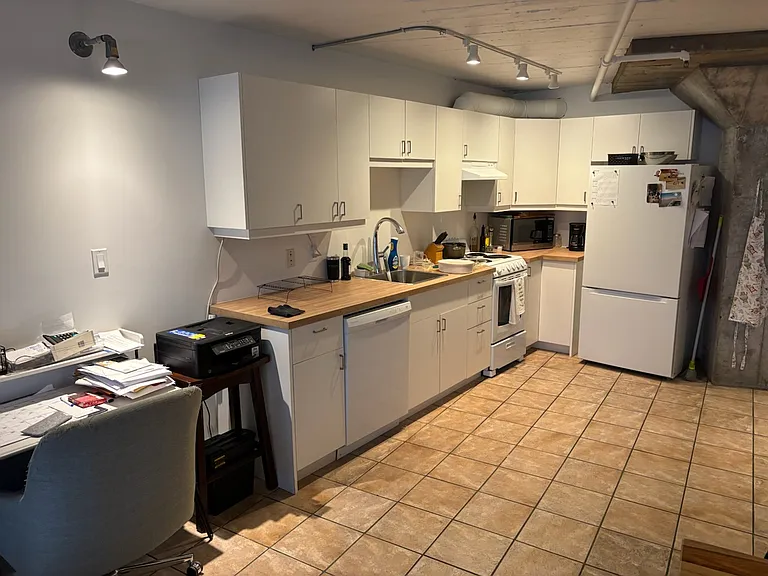 321 Railway St #202 — Photo 3