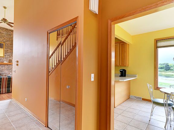 3rd image of 351 Saint Andrews Dr
