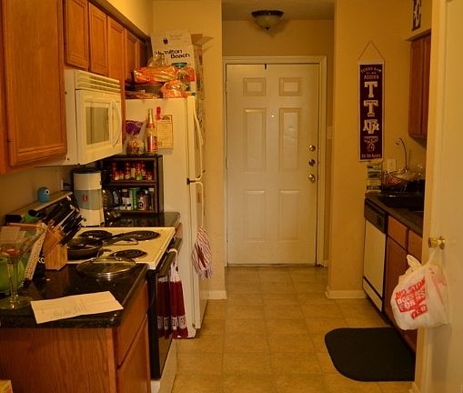 3rd image of 1918 Holleman Dr W #1918