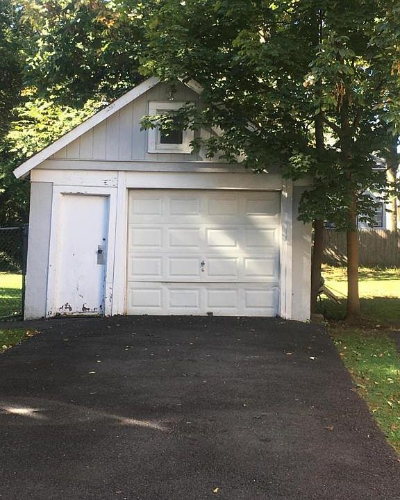 2nd image of 766 Kensington Ave