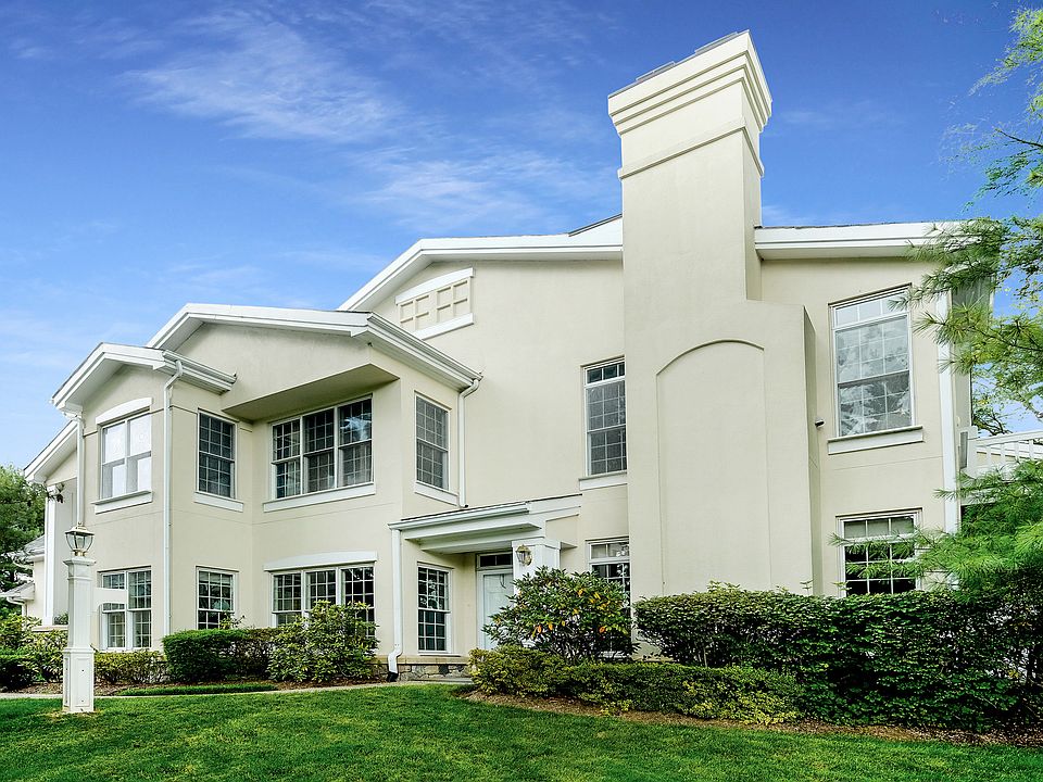 1st image of 150 Doral Greens Dr W