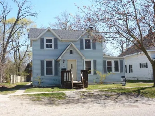 207 S Livingston St, Whitehall, MI 49461