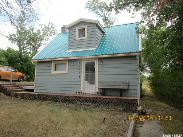 3005 3RD Street N, Rockglen, SK S0H 3R0