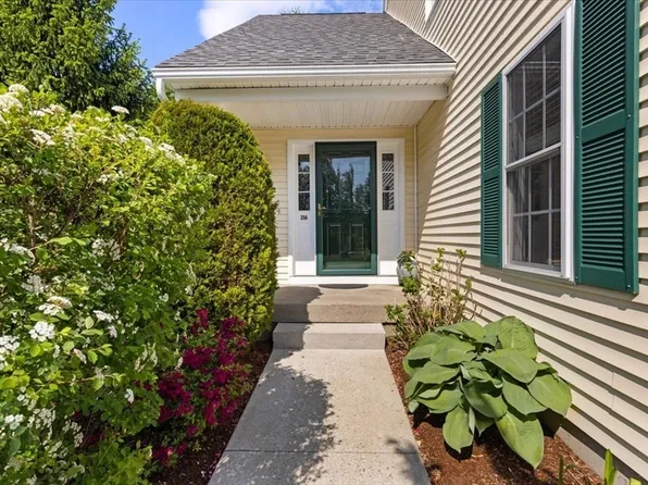 29 Coldspring Dr #A, Sutton, MA 01590