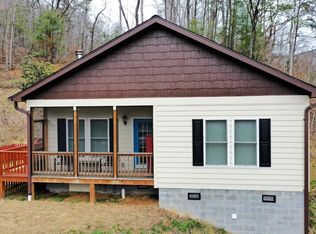 1765 Cedar Creek Farm Rd, Tuckasegee, NC 28783