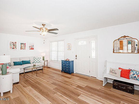 3rd image of 1815 Barlow Road