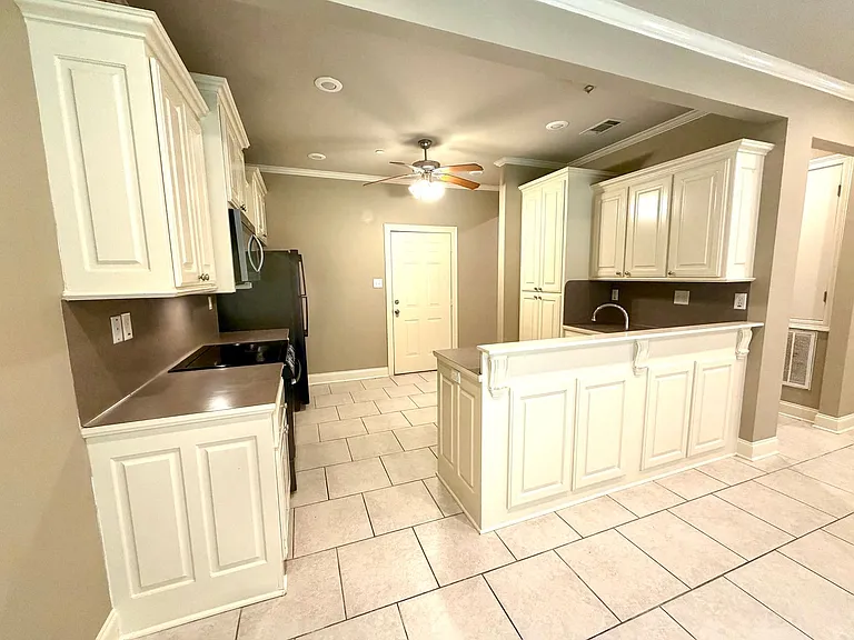 910 S Audubon Place Ave — Photo 3