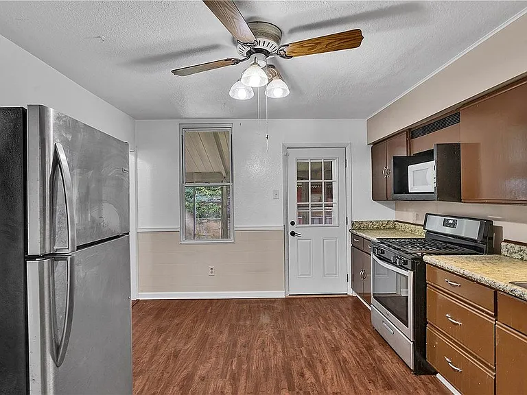 204 Johnston Ave — Photo 15