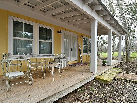 2nd image of 4873 Main St #D