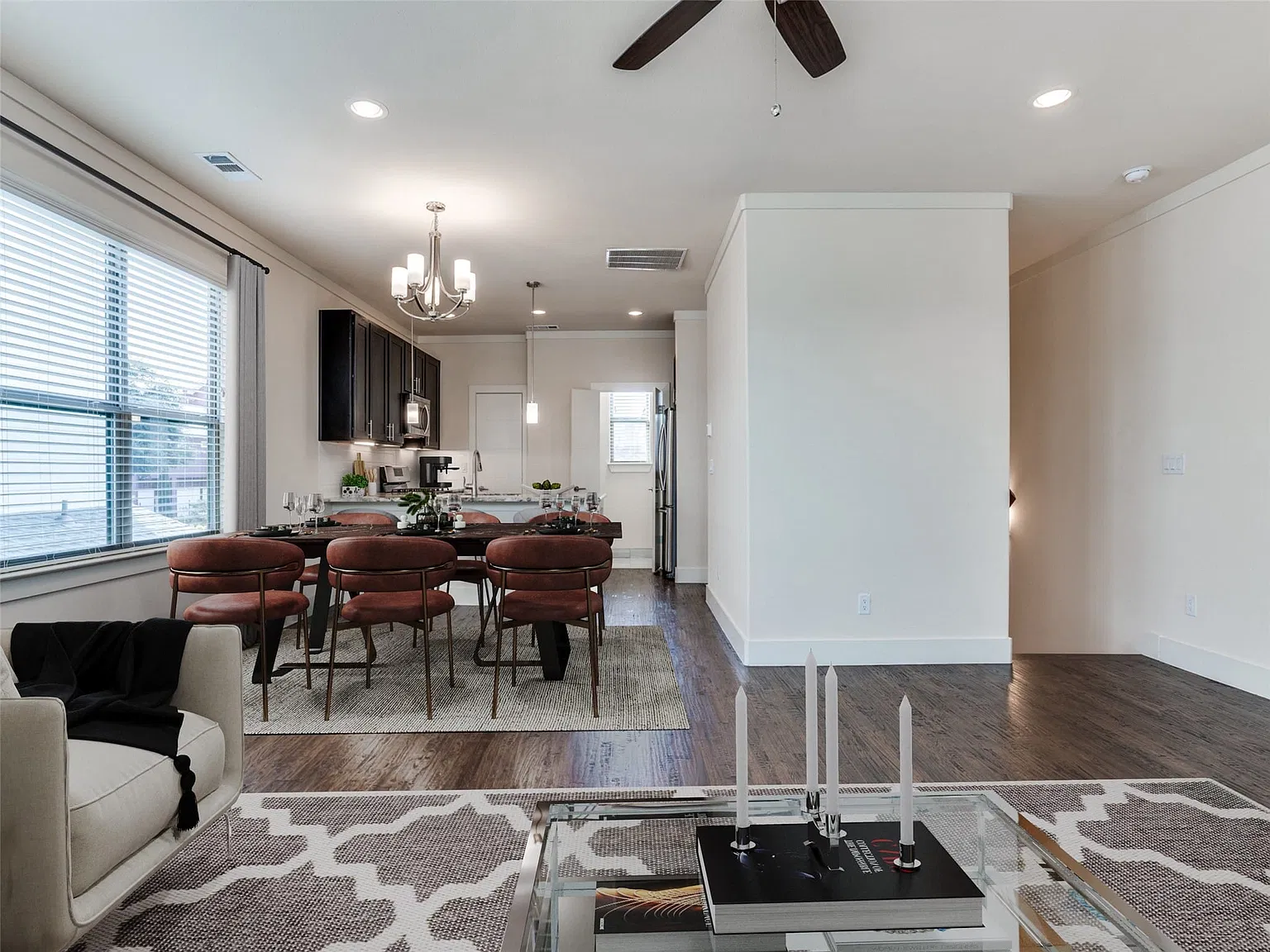 3 bed, 3.5 bath, 1646 sqft, $3,495 — Photo 4