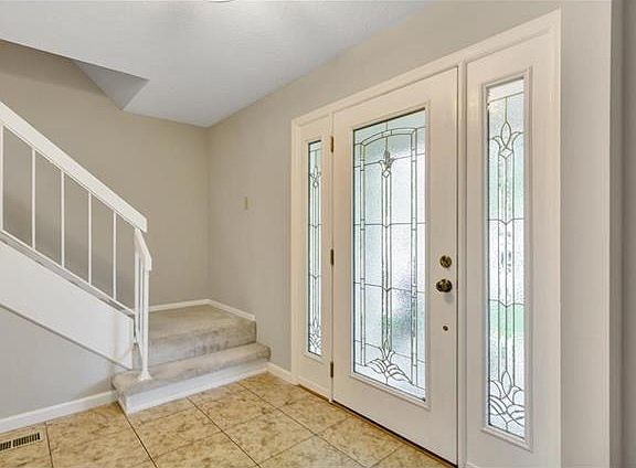 2nd image of 1147 Hollyberry Dr