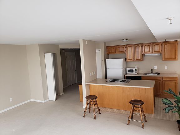 2nd image of 125 SW Jefferson Ave APT 215