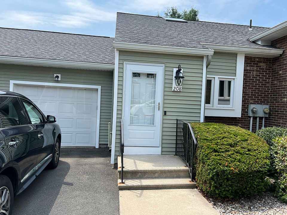 1st image of 208 Sandstone Dr #208