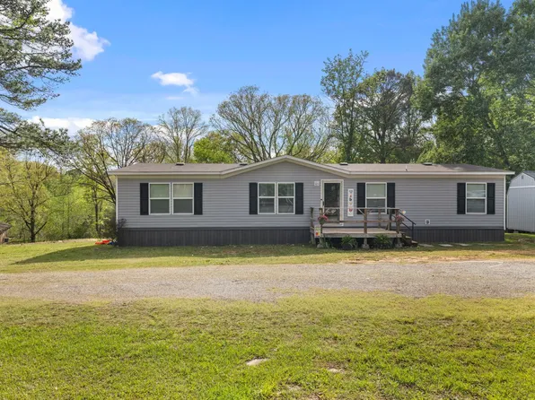 4435 Woodmont Dr, Tuscumbia, AL 35674