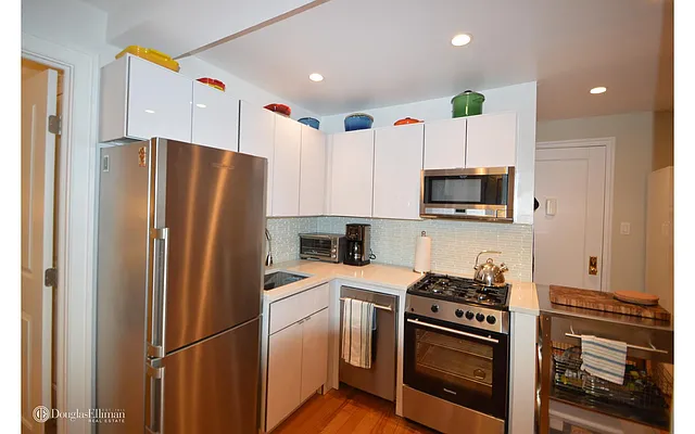 Rented by Douglas Elliman | media 20