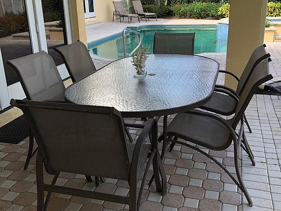 Covered patio with great shade.
