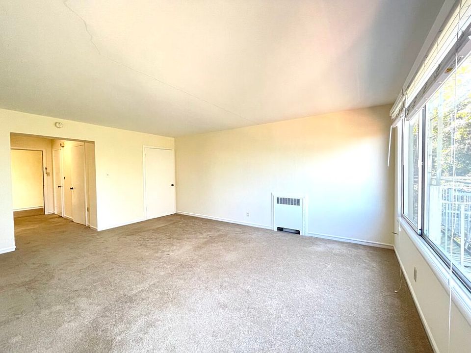 1st image of 25 Edward St #7