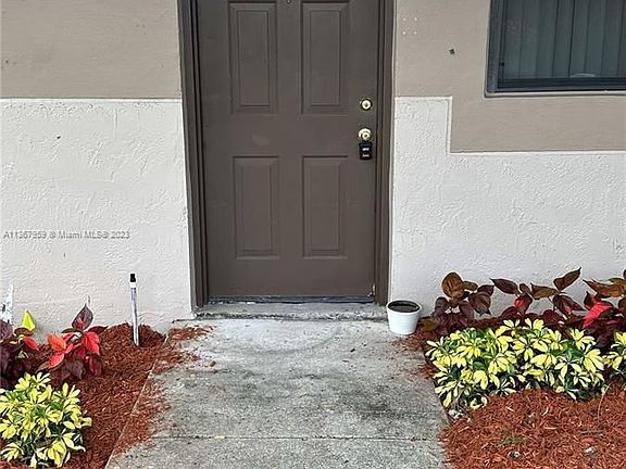 2nd image of 9967 Nob Hill Ln #9967