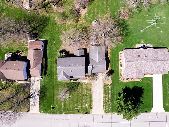 3rd image of 11021 Paddock Dr