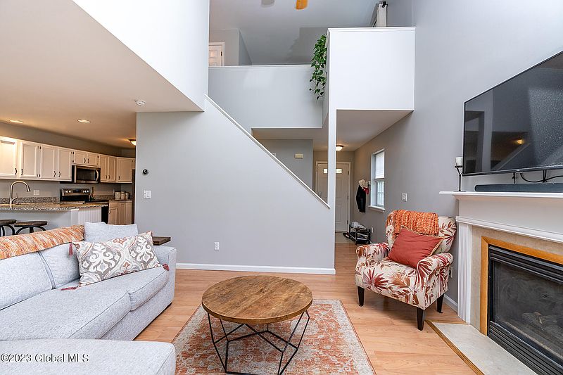 2nd image of 19 Brook Street
