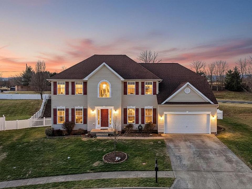 1st image of 129 Rubens Cir