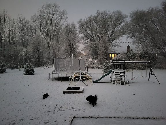 3rd image of 51335 Mayfield Dr
