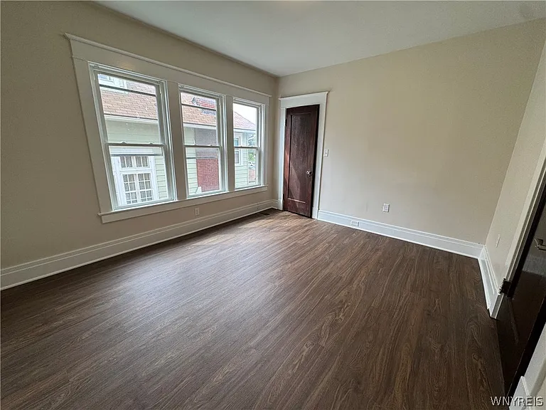95 W Humboldt Pkwy #B — Photo 9