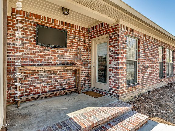 5th image of 519 Oak Park Cir