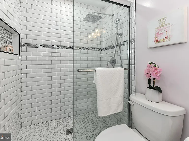14 Oak Ln — Photo 25