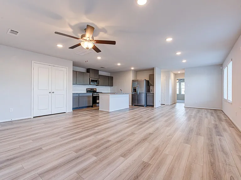 18831 Glenwood Chase Ct — Photo 2