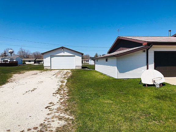 2nd image of 555 Brege Dr