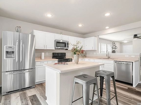4th image of 11114 BARCLAY PT