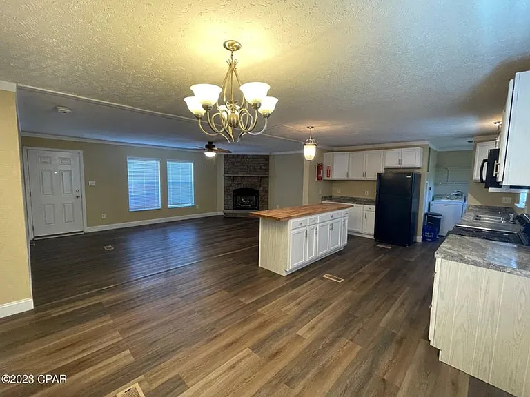 2306 Rachesky Ave — Photo 3