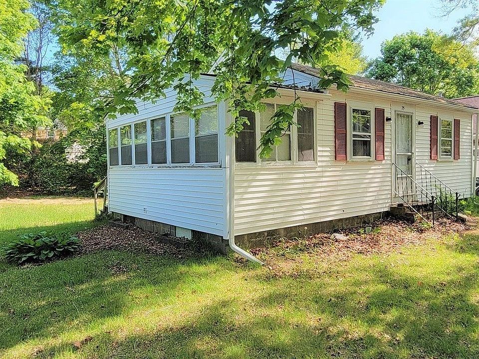 2nd image of 25 Buttonwood Ln